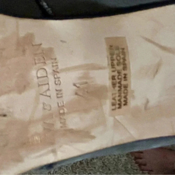 Gently Worn Gray Ava & Aiden Suede Ankle Boots - Picture 4 of 6